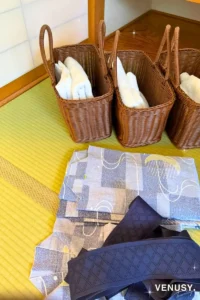 Yukata and woven onsen baskets provided in our Unazuki Yamanoha room
